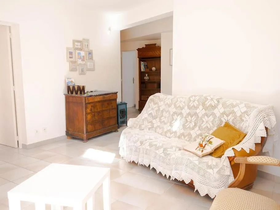 Maison Familiale Sous Les Palmiers De Hyères 0*,  France